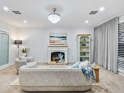 17 Aumerle Way, Spearwood WA 6163