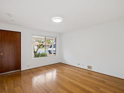 1B Style Court, Bibra Lake WA 6163