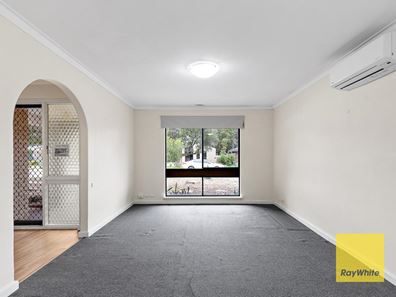 8 Saffron Court, Kelmscott WA 6111