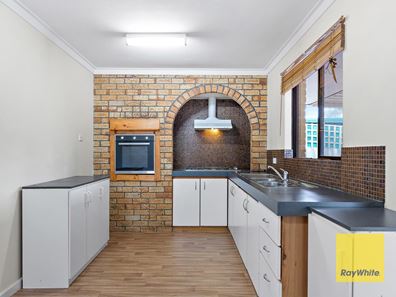 8 Saffron Court, Kelmscott WA 6111
