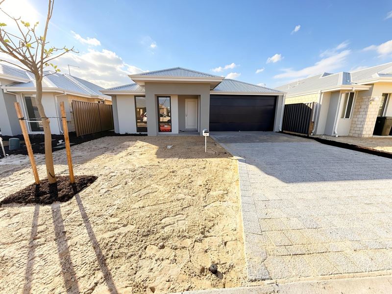 5 Brumlow Way, Lakelands WA 6180