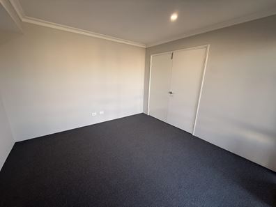 5 Brumlow Way, Lakelands WA 6180