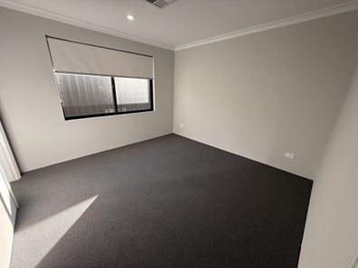 5 Brumlow Way, Lakelands WA 6180