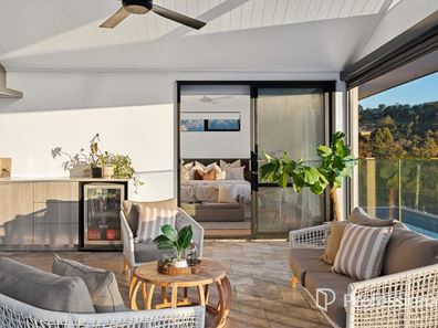 3 Faye Crescent, Gooseberry Hill WA 6076