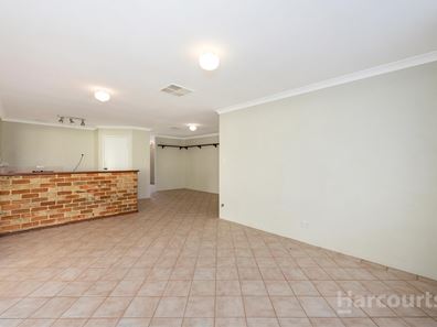 26 Floribunda Avenue, Halls Head WA 6210