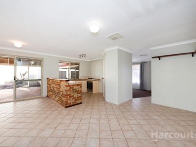 26 Floribunda Avenue, Halls Head WA 6210