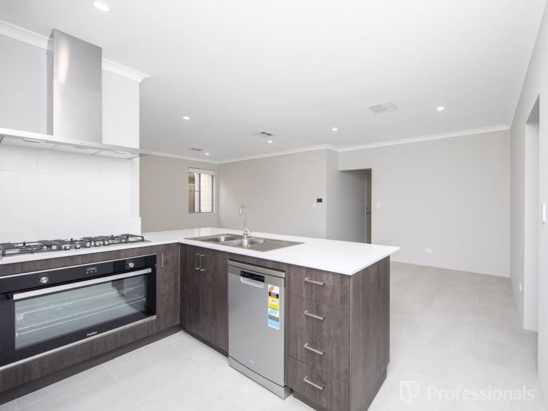 32 Bridgewater Approach, Yanchep WA 6035