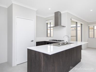 32 Bridgewater Approach, Yanchep WA 6035