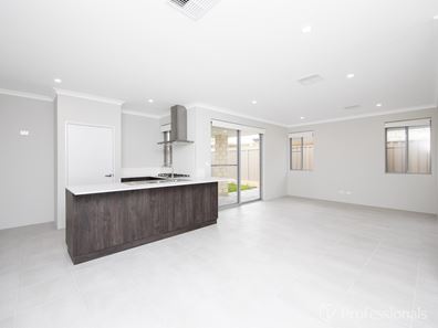 32 Bridgewater Approach, Yanchep WA 6035