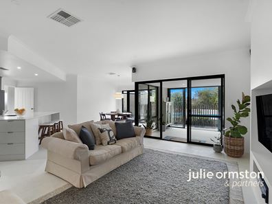 27 Robertson Court, Kingsley WA 6026