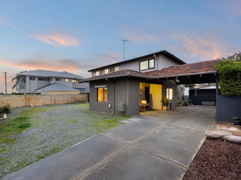 73 Crystaluna Drive, Golden Bay