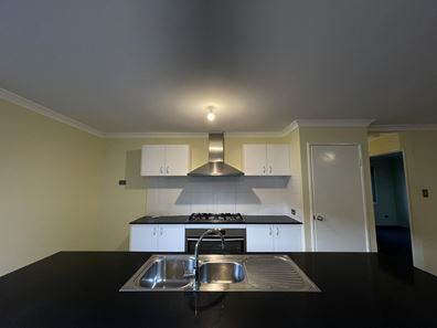 5 Levanto Way, Dayton WA 6055