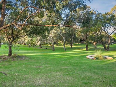 5 Northmore Street, Daglish WA 6008