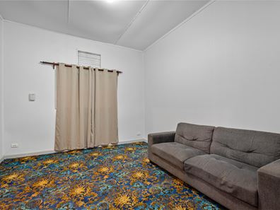 72 North Terrace, Boulder WA 6432