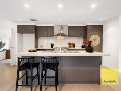 15 Laggan Road, Canning Vale WA 6155