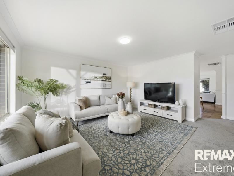 16 Houghton Drive, Carramar