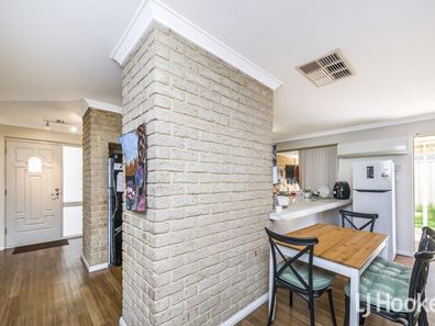 16 Empire Way, Thornlie WA 6108