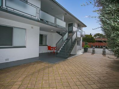 8/144 Central Avenue, Inglewood WA 6052