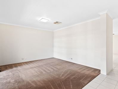 21 Senecio Way, Halls Head WA 6210