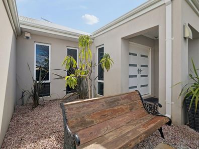 14 Harlequin Pass, Southern River WA 6110