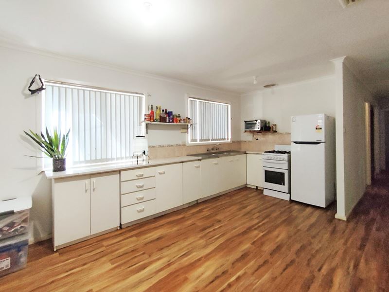 6 Clark Place, Eneabba
