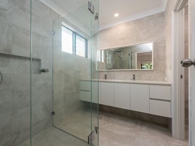9 Highbridge Way, Karrinyup WA 6018