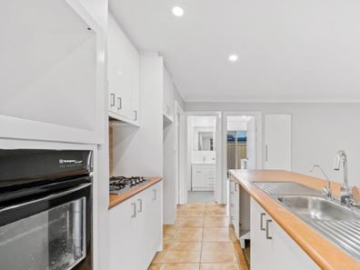 9 Meadowview Drive , Ballajura WA 6066
