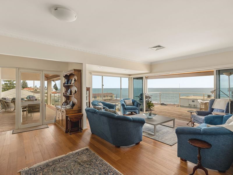 14 Beach Road, Watermans Bay WA 6020