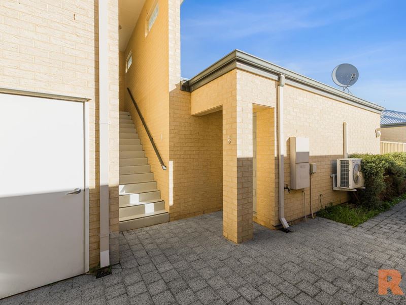 2/6 Quendamia Lane, Mandurah