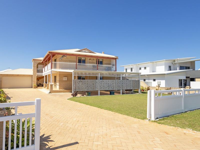 18 CASUARINA CRESCENT, Jurien Bay