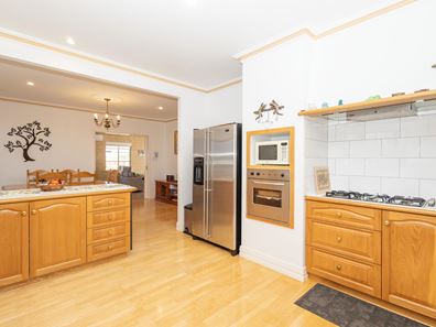 18 Casuarina Crescent, Jurien Bay WA 6516