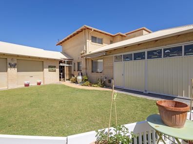 18 Casuarina Crescent, Jurien Bay WA 6516