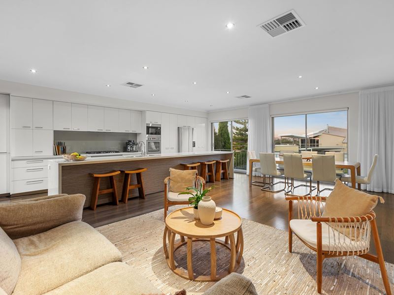 26 PEIRSE WAY, Marmion