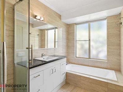75 Lakeshore Close, Ballajura WA 6066