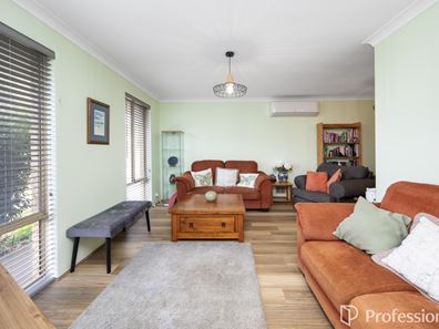 9 Warbler Court, High Wycombe WA 6057