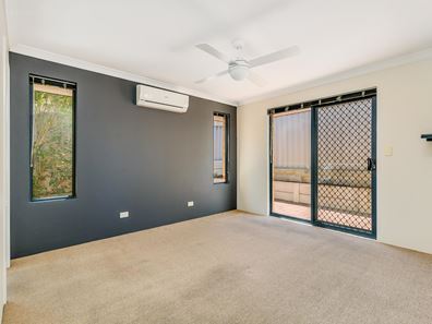 2/2 York Avenue, Bentley WA 6102