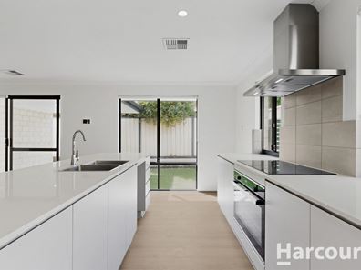 2 Lenswood Retreat, Clarkson WA 6030