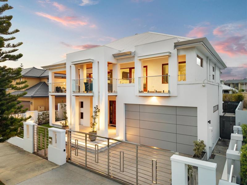 27 Tenerife Boulevard, Hillarys WA 6025