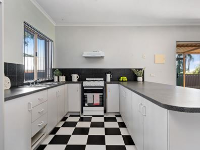4A Siberia Close, Hannans WA 6430