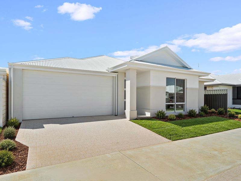 14 Pomorie Road, Madora Bay WA 6210