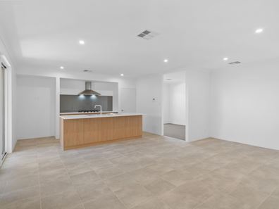 14 Pomorie Road, Madora Bay WA 6210