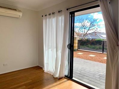 22 Pexton Drive, South Guildford WA 6055