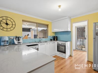 410B Hamilton Road, Lake Coogee WA 6166