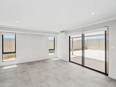 4 Hull Way, Two Rocks WA 6037