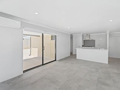 4 Hull Way, Two Rocks WA 6037