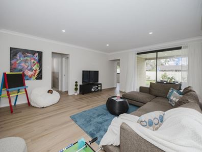 27 Solandra Way, Forrestfield WA 6058