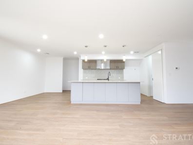 8 Laconia Street, Wellard WA 6170