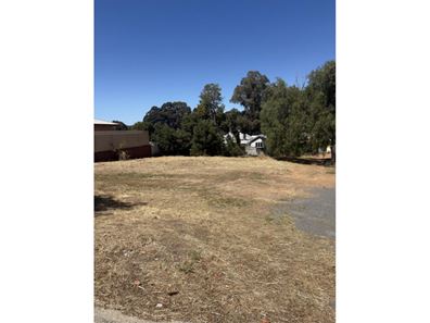 83 Deakin Street, Collie WA 6225