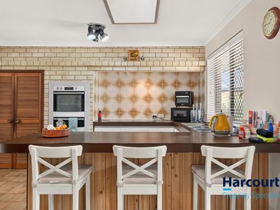 30 Jacqueline Drive, Thornlie WA 6108