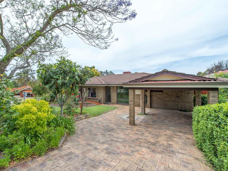 1/10 Bombard Street, Ardross WA 6153